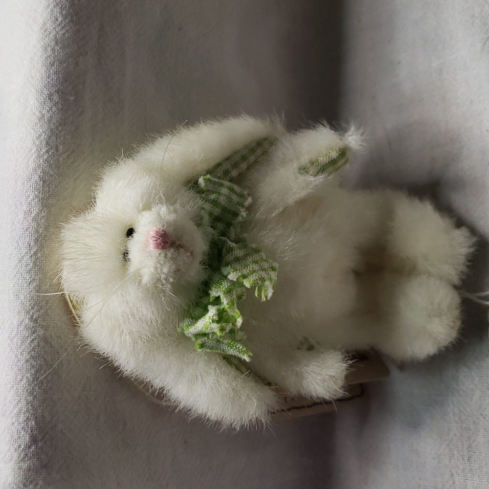 Boyds Bears " Lana Hoppennibble" Plush with Green Accents